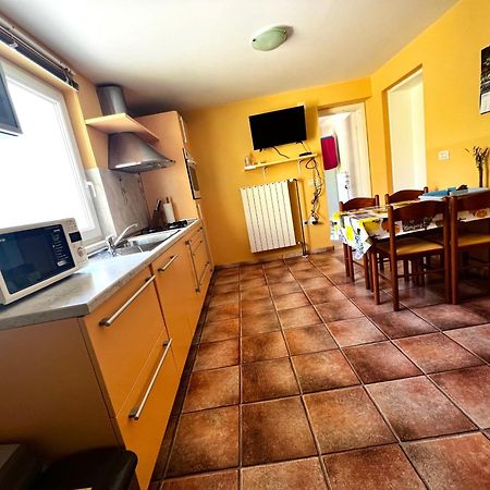 Ferienwohnung Na Kmetiji S Konji - Pogelsek Ankaran Exterior foto